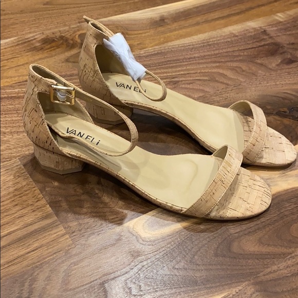 low heel vaneli sandals